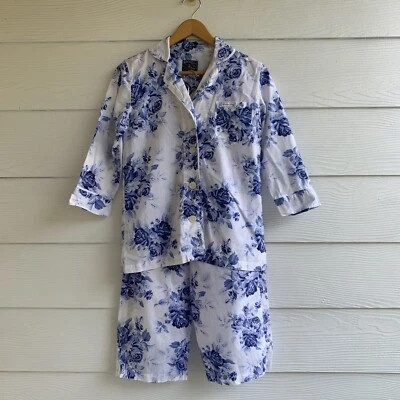 Conjunto de pijama American Living Top pantalones capri botones azul floral cintura elástica Foto 1 de 4