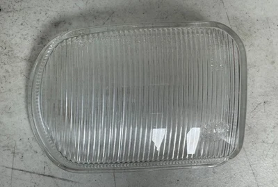 Объектив - Mercedes-Benz 1960-2007 (215-826-02-90) (правый противотуманный фонарь) - Изображение 1 из 3