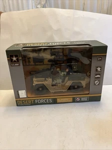 U.S. Army "Desert Forces" 11-teiliges Spielset 2 Actionfiguren, Ausrüstung & Geländewagen - Bild 1 von 4