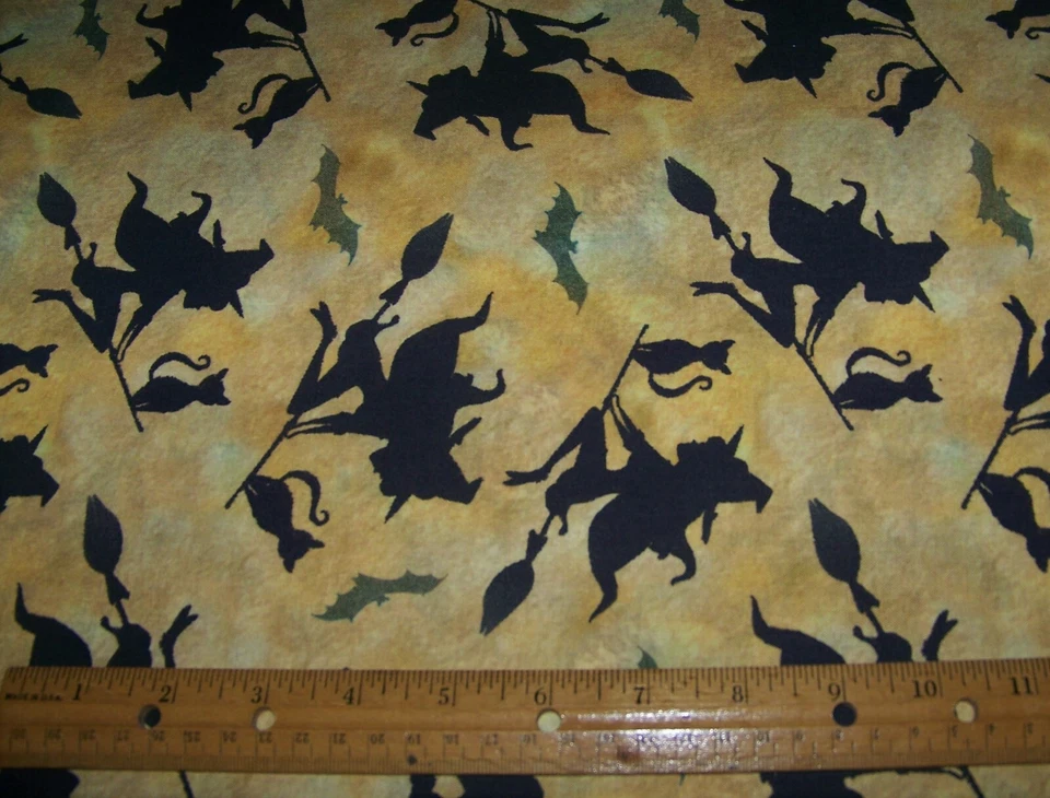 1 yarda de BRUJAS VOLADORAS HALLOWEEN NEGRAS en ORO TONAL 100% Tela Algodón Foto 1 de 1