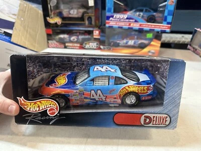 Kyle Petty 2000 Hot Wheels Nascar 1/24 Diecast Pontiac Grand Prix  - Image 1 of 2