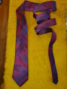 1980s BONJOUR ~ SKINNY MENS TIE ~ MIAMI VICE ~ AVANT GARDE ~ NEW WAVE POP ~ 57" - Picture 1 of 5