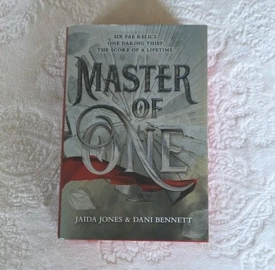 SIGNED Fairyloot Exclusive Master Of One by Jaida Jones & Dani Bennett HCDJ  - Image 1 of 4