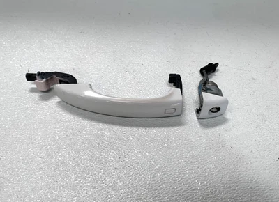 Manija de puerta exterior delantera izquierda AUDI A5 2013-2016 OEM #A0,31 Foto 1 de 4