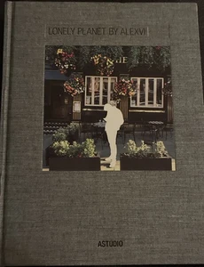 Lonely Planet By Alexvi SIGNED AUTOGRAHED Astudio HC Chinese Photo Book Rare - Imagen 1 de 7