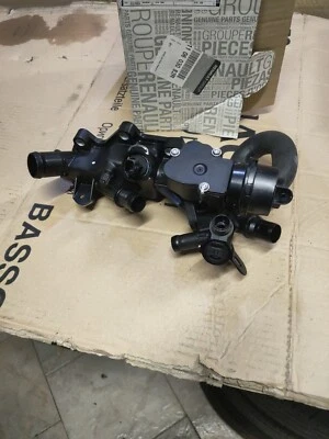 Alloggiamento termostato originale Renault Clio IV Captur 0.9 1.2 TCE 110603082R - Immagine 1 di 4