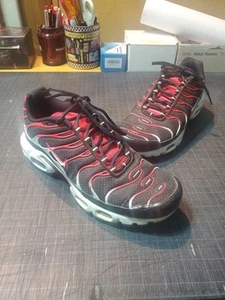 Nike Air Max Plus TN Tuned Black University Red DM0032-004 Size 8 Men's - Picture 1 of 7