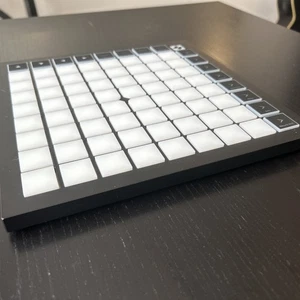 Novation LaunchPad x Midi Grid Controller Compatible with Ableton Live/Logic Pro - Picture 1 of 4