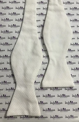 Pajarita Brooks Brothers diseño gofre blanco seda autoatada (nueva-defectos menores) Foto 1 de 3