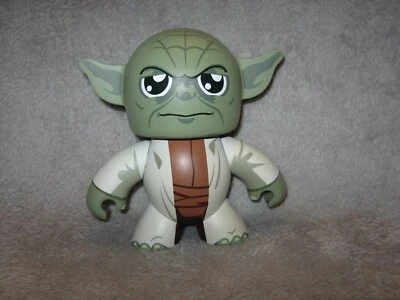 Figura de acción coleccionable Hasbro Mighty Muggs Star Wars Yoda (2211) Foto 1 de 4