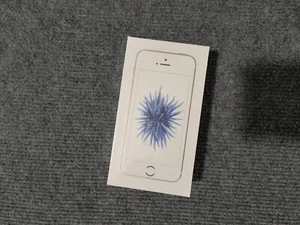 Grade A+ Apple iphone SE 1st generation(2016) 16-32-64-128GB UNLOCKED World - Afbeelding 1 van 7