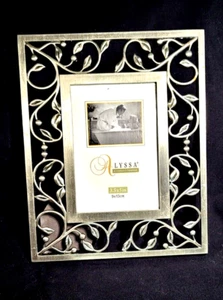 Vintage Ornate Silver Toned Metal Photo Frame 8in.x6.5in. Image 3.5in.x 5 in. - Picture 1 of 6