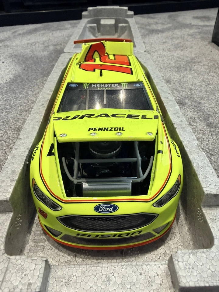 Ryan Blaney #12 Menards Ford Elite 2018 1/24 Foto 1 de 4