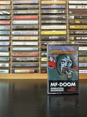 RARE | SEALED | Bonus Material | Operation Doomsday - MF DOOM Red Cassette | OG Foto 1 de 4
