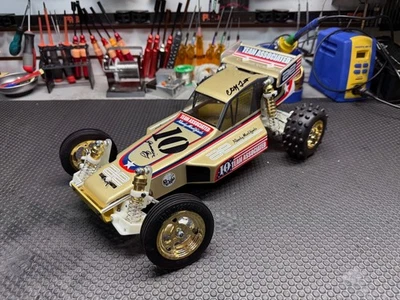 Kit Built Team Associated RC10 2025 Edición Metálica - ASC6042 Foto 1 de 4