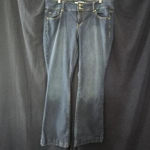 Torrid Bombshell Flare Super Soft High Rise Jeans Size 16R ×33in - Picture 1 of 12