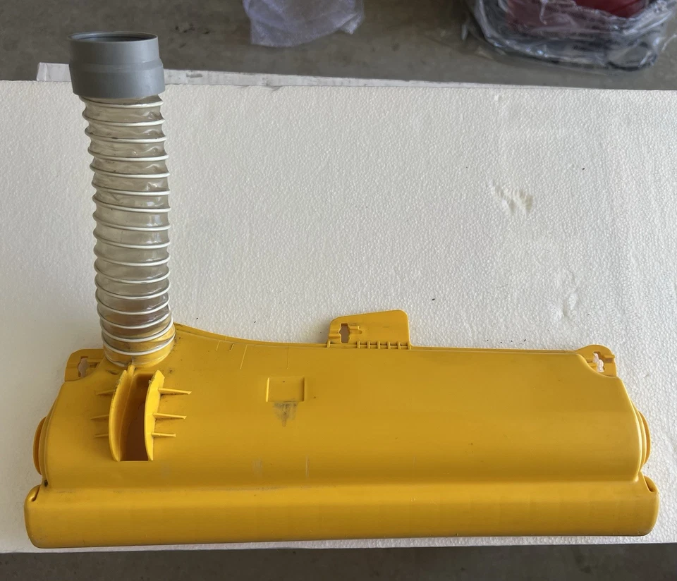 Dyson DC07 Yellow Brush Housing Assembly - Image 1 of 1