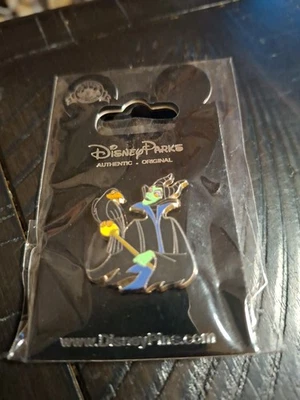 迪士尼徽章睡美人恶棍沉睡和暗黑破坏神乌鸦  — 第 1/3 张图片