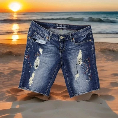 Pantalones Cortos de Jean Aeropostale Para Mujer Talla 6 29X8.5 Bermudas Denim Premium Bordados  Foto 1 de 4