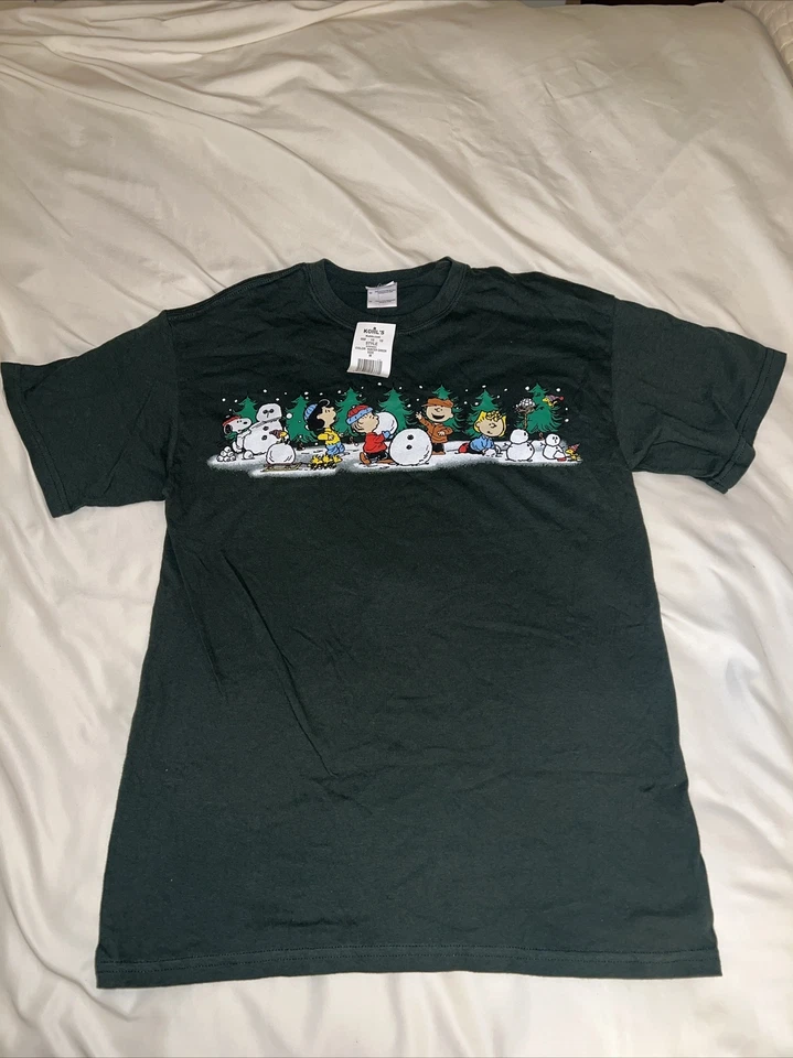 Peanuts Gang Christmas Carol Tree Snowman Green T-Shirt Charlie Brown Snoopy M