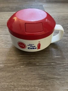 Things Go Better With Coke Coca-Cola Advertising Mug/Bowl Spoon Warmer Vintage - Bild 1 von 7