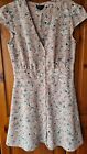 Topshop Nude Floral  V Neck Daisy Tea Dress Size 10 Short Sleeve Immaculate!