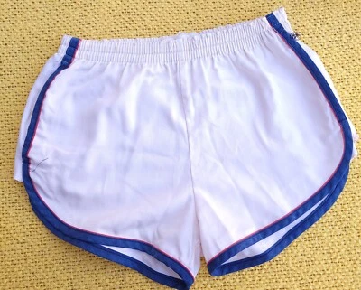Pantalones Cortos Tenis De Colección Años 70 Blanco Azul Rayas Cintura Elástica Hechos en UA Entrepierna Pequeña 2.5" Foto 1 de 4