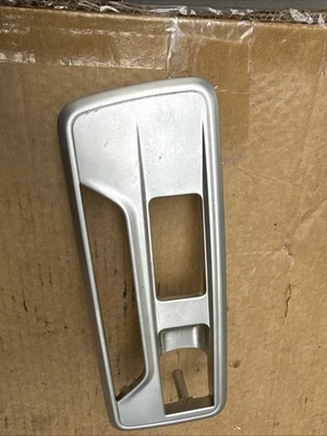 2013-2018 MASERATI QUATTROPORTE CENTER CONSOLE SHIFTER BEZEL COVER 670010725 A63 - Image 1 of 4