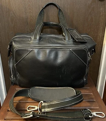 COLE HAAN Pasta de Couro Preto Pebble Laptop Anexo Carry On + Alça de Ombro - Imagem 1 de 4
