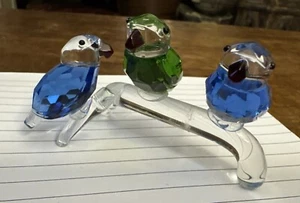 Pair of Vintage Glass Figurines Birds / Parrots on Perch / Water Fountain - EUC - Picture 1 of 9