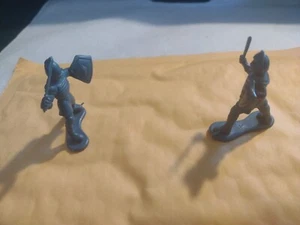 Figura de fantasía de guerrero antiguo de plástico Toyco 1983 con espada y escudo 2 figuras  - Imagen 1 de 8