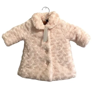 Neu mit Etikett Calvin Klein rosa Rosette Kunstfell Erbsenmantel Baby Mädchen 3/6 Monate - Bild 1 von 13