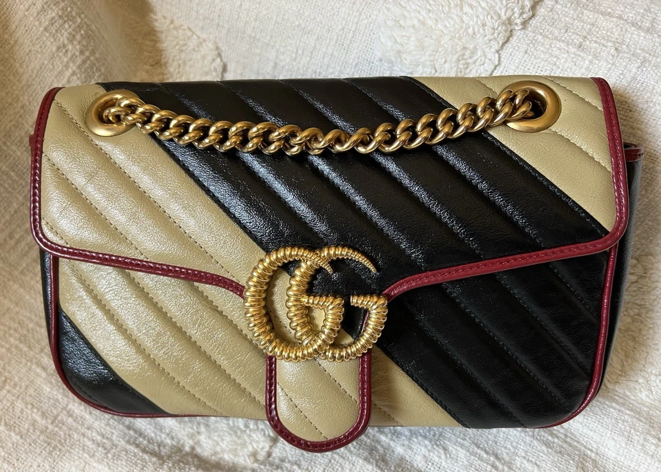 Bolso Bandolera Gucci Marmont Torchon Matelasse Piel de becerro Pequeño de Hombro Foto 1 de 4