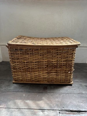 Vintage French Large Natural Wicker Log/Laundry/Storage Lidded Basket - Image 1 of 4
