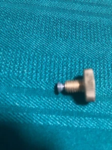 Francois Louis 8mm TORNILLO LIGADURA LATÓN - Imagen 1 de 3