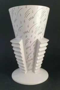 Vintage Design Austrian porcelain vase design Heide Warlamis Vienna Collection - Picture 1 of 6