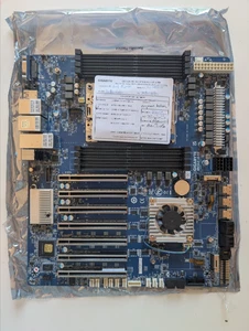 Płyta stacji roboczej GIGABYTE MC62-G40 AMD Ryzen Threadripper PRO - Zdjęcie 1 z 4