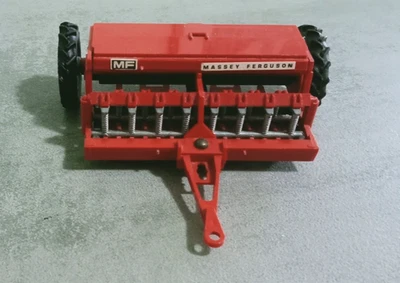 BRITAINS 1:32 - SEMINATRICE MASSEY FERGUSON 130 - Immagine 1 di 4