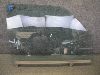 75-85 MERCEDES W123 300D SEDAN FRONT RIGHT DOOR GLASS WINDOW OEM - Image 1 of 4