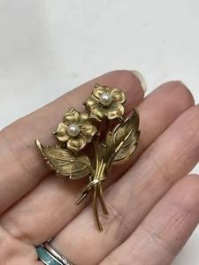 Vintage Rose Brooch With Faux Pearls 14kt Gold Filled Pin - Picture 1 of 4