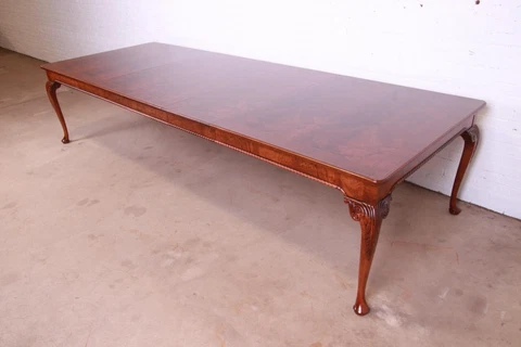 Baker Furniture Stately Homes Chippendale Burled Walnut Extension Dining Table Cover