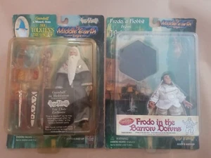 Vintage Herr der Ringe Gandalf Frodo Actionfiguren Middle Earth Toyvaults - Bild 1 von 5