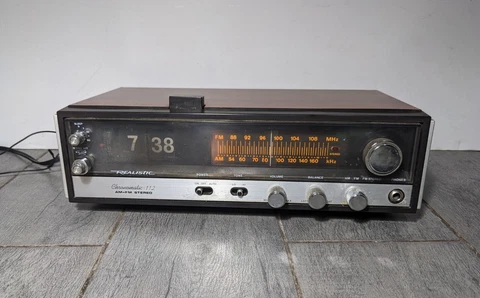 Vintage Realistic Chronomatic-112 12-1499 Flip Number Alarm Clock AM/FM Radio Cover