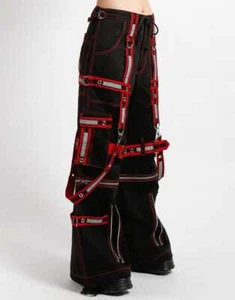 Pantalones de mezclilla góticos para hombre con cadena cibernética hilo punk esclavitud pantalones góticos con tachuelas de metal - Imagen 1 de 3