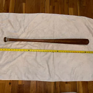 HILLERICH AND BRADSBY NO 9 LEADER YOGI BERRA MODEL GENUINE AUTHENTIC RARE BAT - Picture 1 of 12