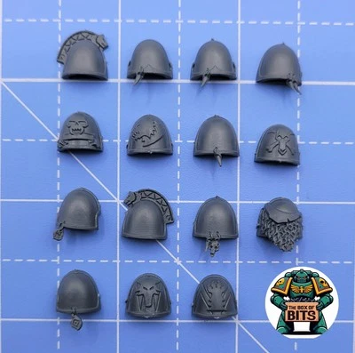 Warhammer 40K Space Wolves Grey Hunters Shoulder Pads OLD - Image 1 of 2