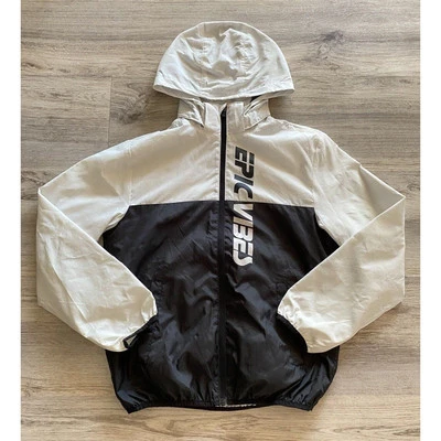 Cortavientos H&M para mujer talla grande 12/14 "Epic Vibes" negro/blanco capucha extraíble Foto 1 de 4