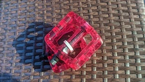 Odyssey 9/16” Twisted Translucent Pink Bmx Pedals Mid School Bmx Rare See Thru - Picture 1 of 7