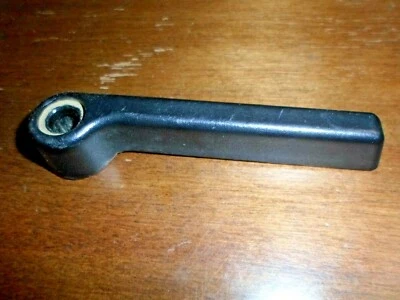 1995 Toyota Land Cruiser - ручка выпуска задней двери - Изображение 1 из 3