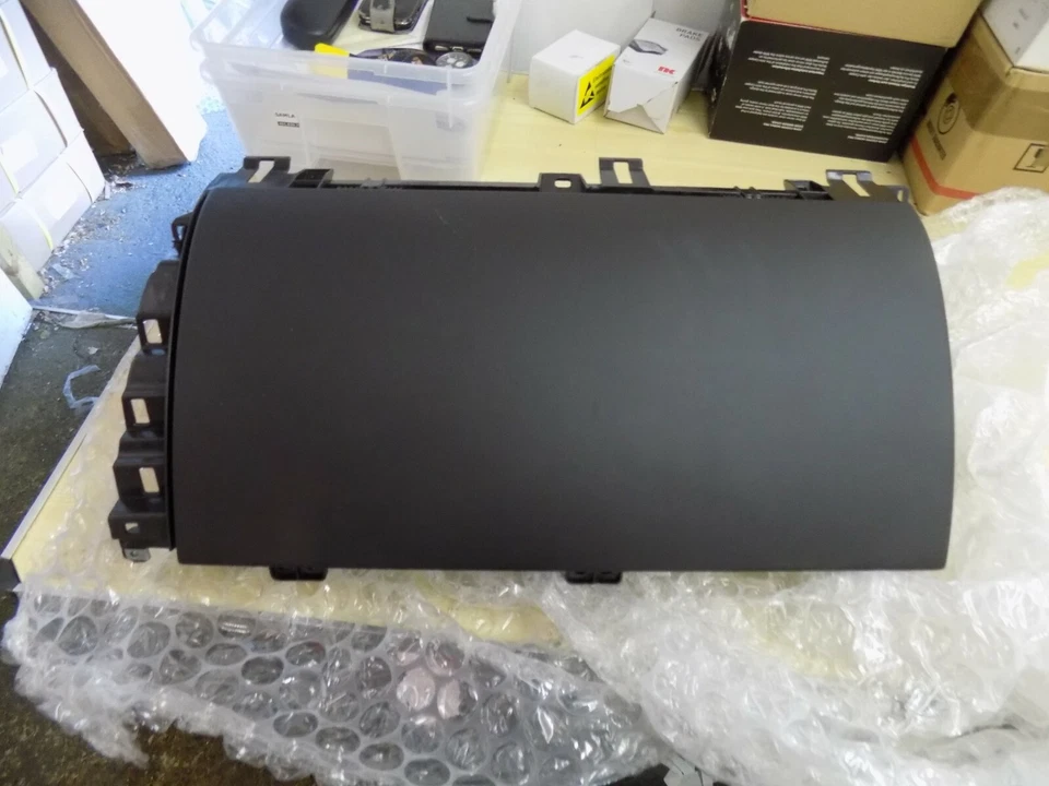 Tapa guantera original nueva Jaguar XF 2012-2015 C2Z15963LEG Foto 1 de 1